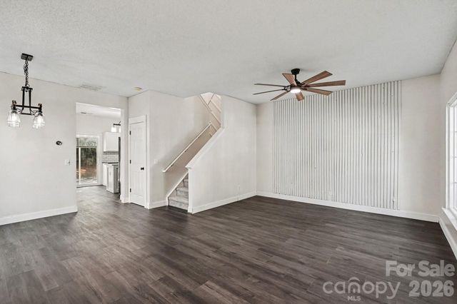 8041 Stoneham Court, Charlotte, NC 28105
