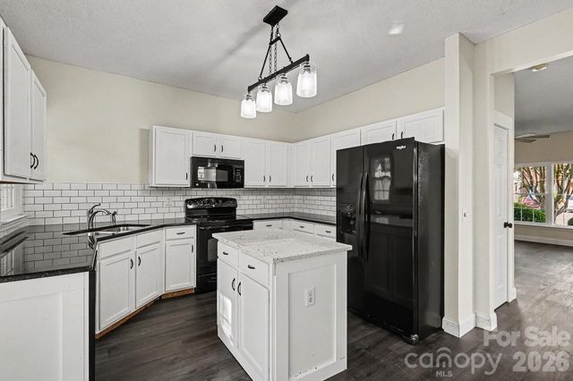 8041 Stoneham Court, Charlotte, NC 28105