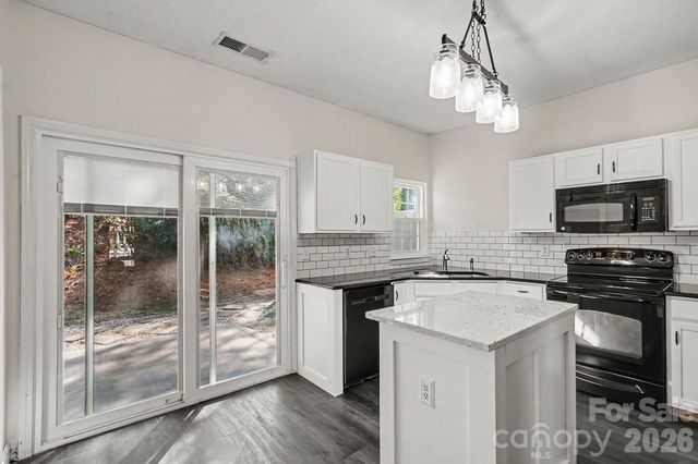 8041 Stoneham Court, Charlotte, NC 28105