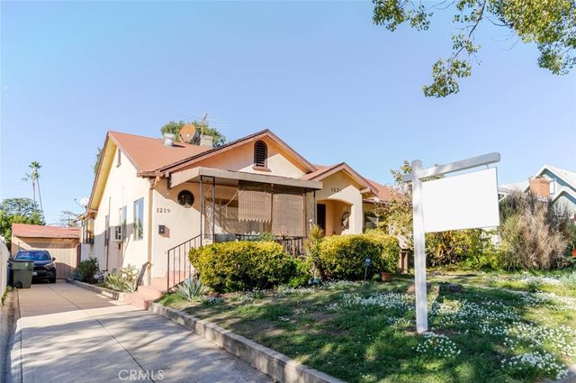 1221 Wesley Avenue, Pasadena, CA 91104