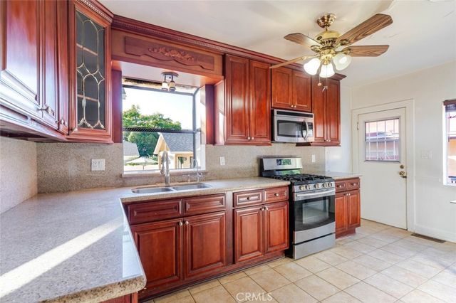 1221 Wesley Avenue, Pasadena, CA 91104