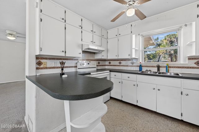 123 W Ocean Avenue, Edgewater, FL 32132