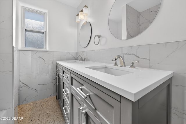 123 W Ocean Avenue, Edgewater, FL 32132