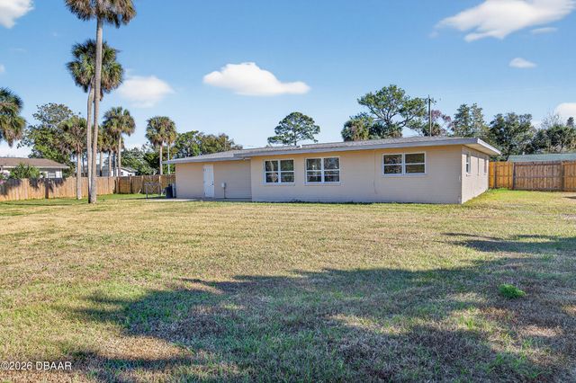 123 W Ocean Avenue, Edgewater, FL 32132