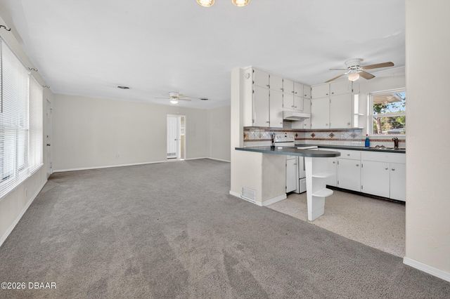 123 W Ocean Avenue, Edgewater, FL 32132