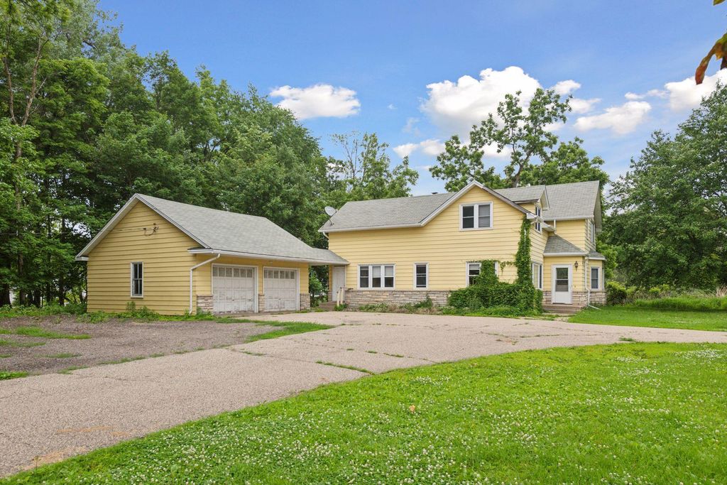 25485 Highway 7, Shorewood, MN 55331