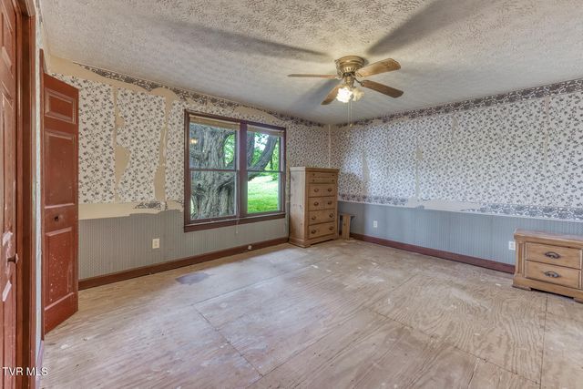16905 Kingsport Highway, Fall Branch, TN 37656