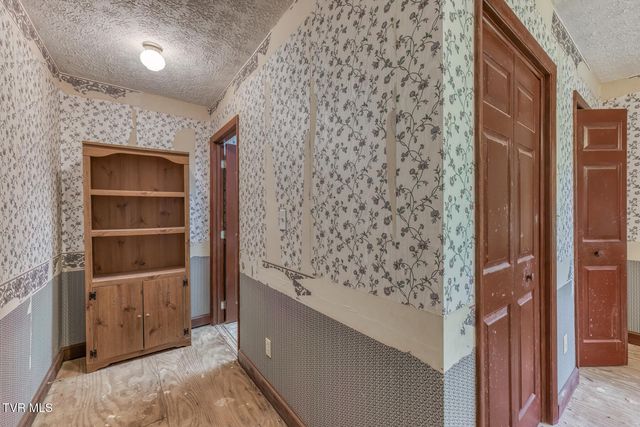 16905 Kingsport Highway, Fall Branch, TN 37656