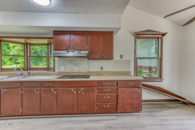16905 Kingsport Highway, Fall Branch, TN 37656