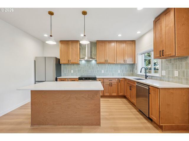 9998 Se Amherst St, Clackamas, OR 97015