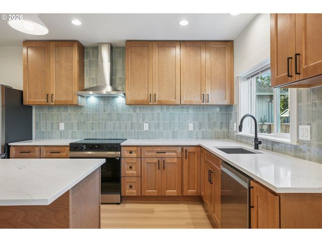 9998 Se Amherst St, Clackamas, OR 97015