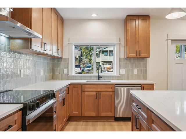 9998 Se Amherst St, Clackamas, OR 97015