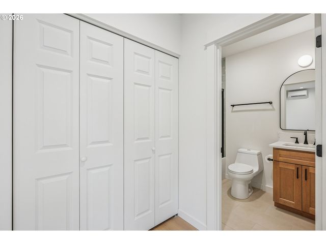 9998 Se Amherst St, Clackamas, OR 97015