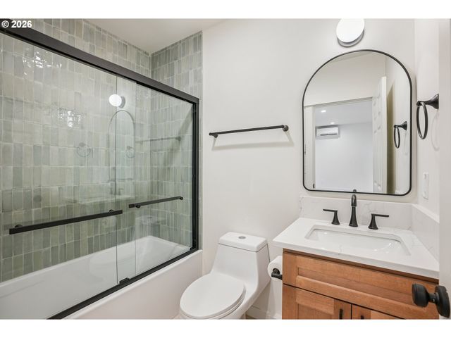 9998 Se Amherst St, Clackamas, OR 97015