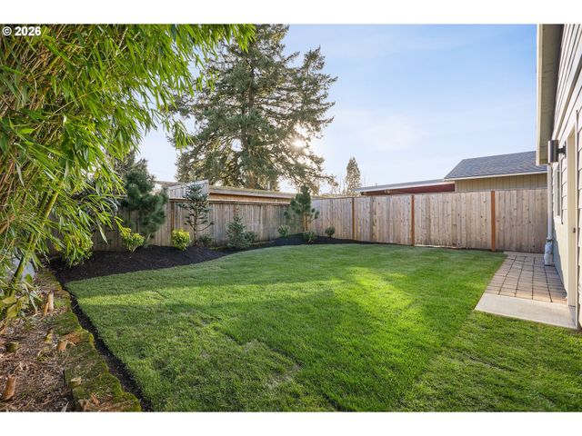 9998 Se Amherst St, Clackamas, OR 97015