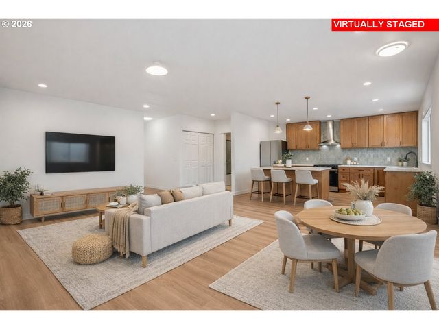 9998 Se Amherst St, Clackamas, OR 97015