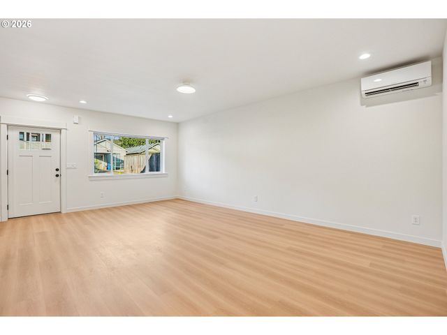 9998 Se Amherst St, Clackamas, OR 97015