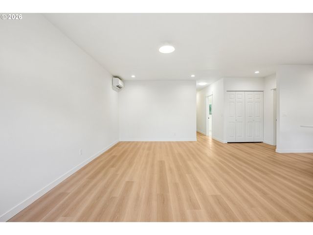 9998 Se Amherst St, Clackamas, OR 97015