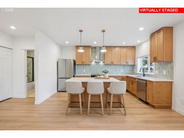 9998 Se Amherst St, Clackamas, OR 97015