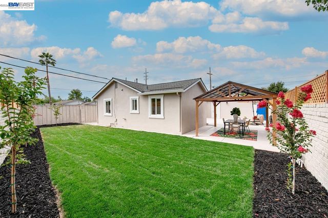 1205 Marguerite St, Livermore, CA 94550