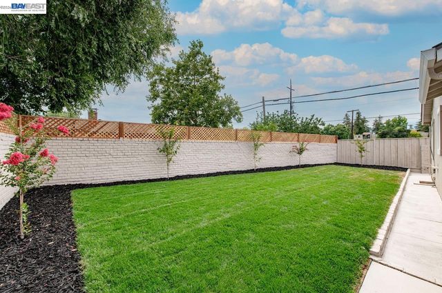 1205 Marguerite St, Livermore, CA 94550