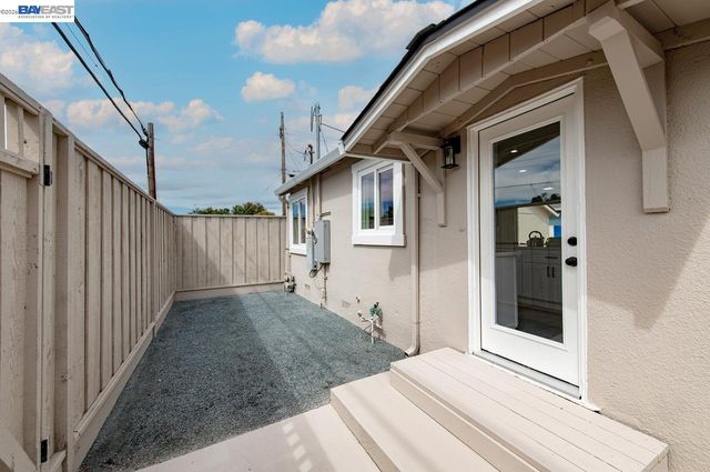 1205 Marguerite St, Livermore, CA 94550