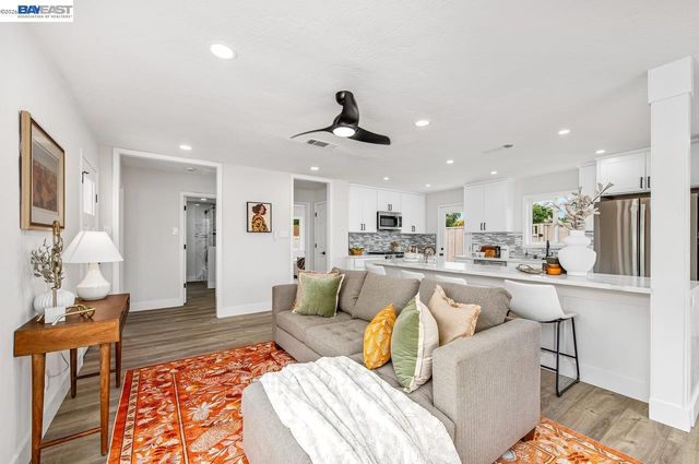 1205 Marguerite St, Livermore, CA 94550