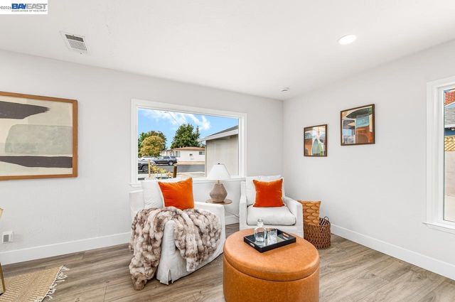 1205 Marguerite St, Livermore, CA 94550