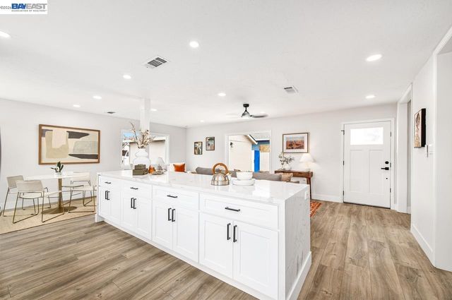 1205 Marguerite St, Livermore, CA 94550