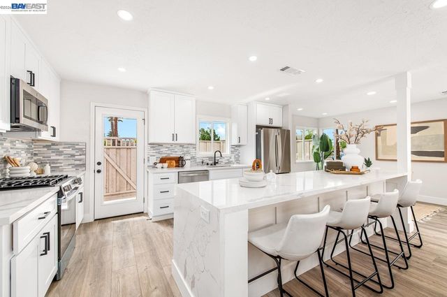 1205 Marguerite St, Livermore, CA 94550