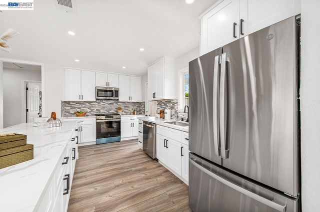 1205 Marguerite St, Livermore, CA 94550