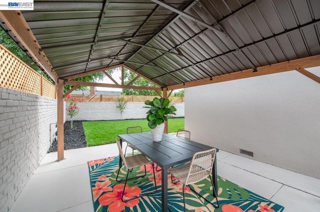 1205 Marguerite St, Livermore, CA 94550