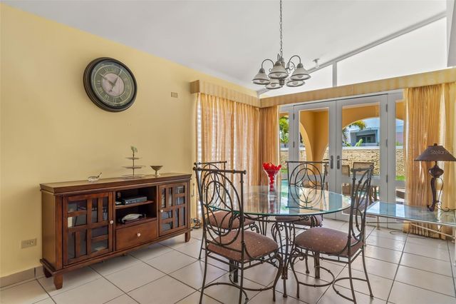 FF-7 CALLE GAVIOTA, Dorado, PR 00646