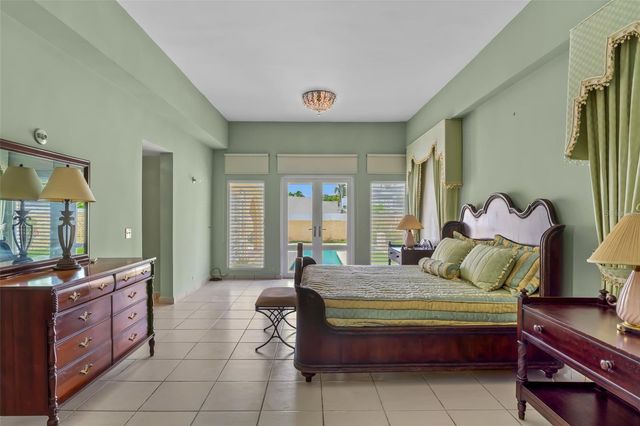 FF-7 CALLE GAVIOTA, Dorado, PR 00646