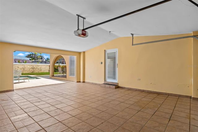 FF-7 CALLE GAVIOTA, Dorado, PR 00646