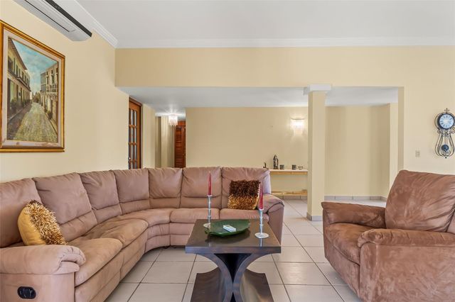 FF-7 CALLE GAVIOTA, Dorado, PR 00646