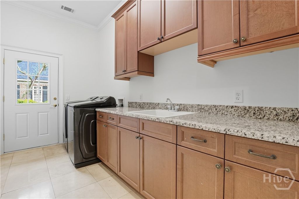 Image 37 of property listing at 333 Spanton Crescent, Pooler, GA 31322