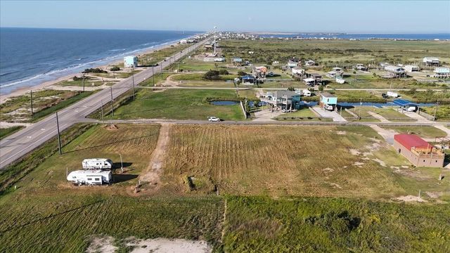 1002 & 1016 Paisley Street, Gilchrist, TX 77617