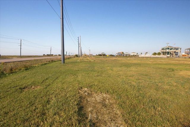 1002 & 1016 Paisley Street, Gilchrist, TX 77617