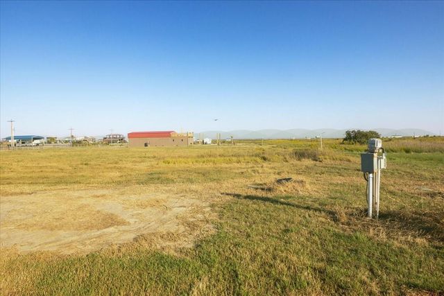 1002 & 1016 Paisley Street, Gilchrist, TX 77617