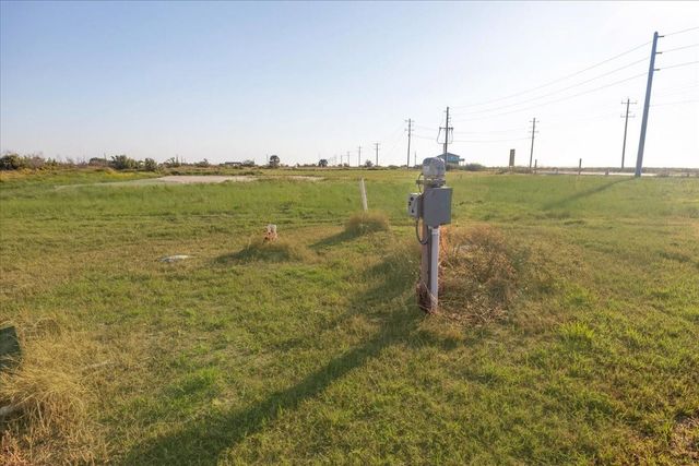 1002 & 1016 Paisley Street, Gilchrist, TX 77617