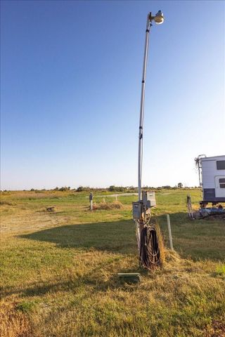 1002 & 1016 Paisley Street, Gilchrist, TX 77617