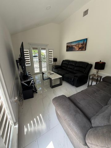 514 Churchill Road, West Palm Beach, FL 33405