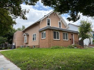 302 11th Street S, Moorhead, MN 56560