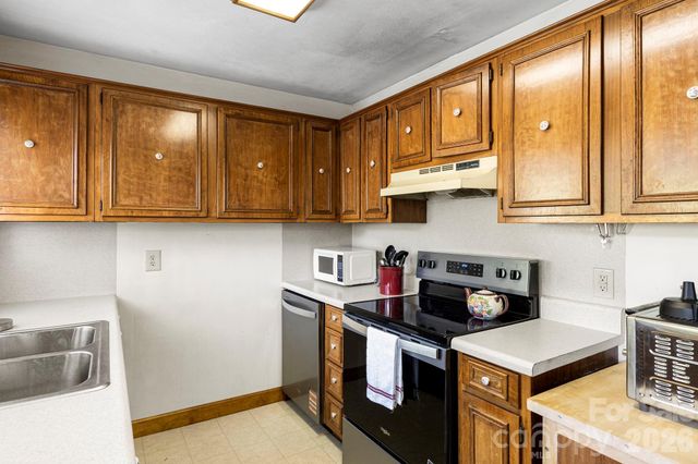 18 Hilda Lane, Mills River, NC 28759