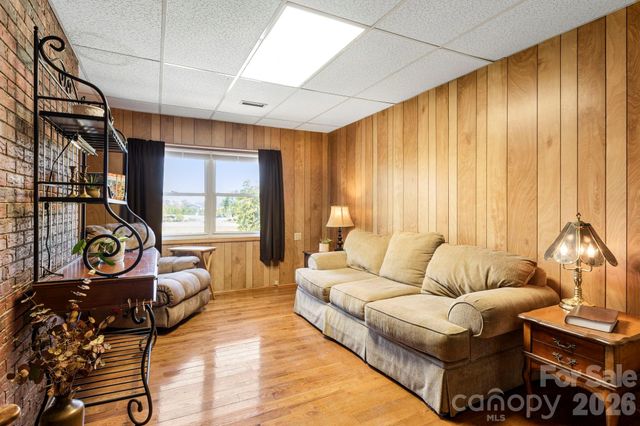 18 Hilda Lane, Mills River, NC 28759