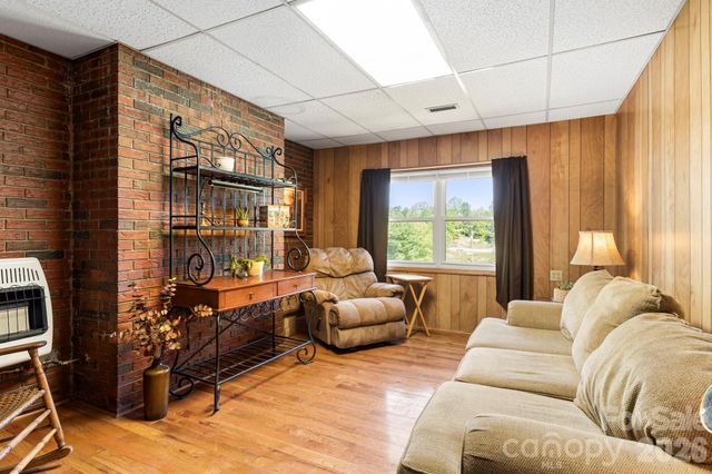 18 Hilda Lane, Mills River, NC 28759