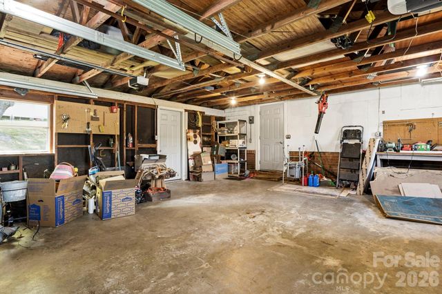 18 Hilda Lane, Mills River, NC 28759