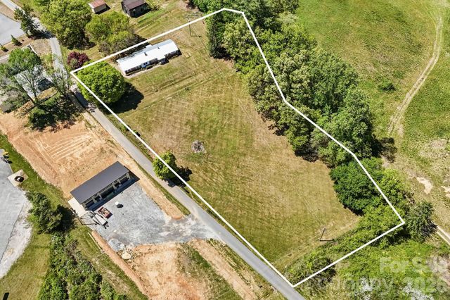 18 Hilda Lane, Mills River, NC 28759