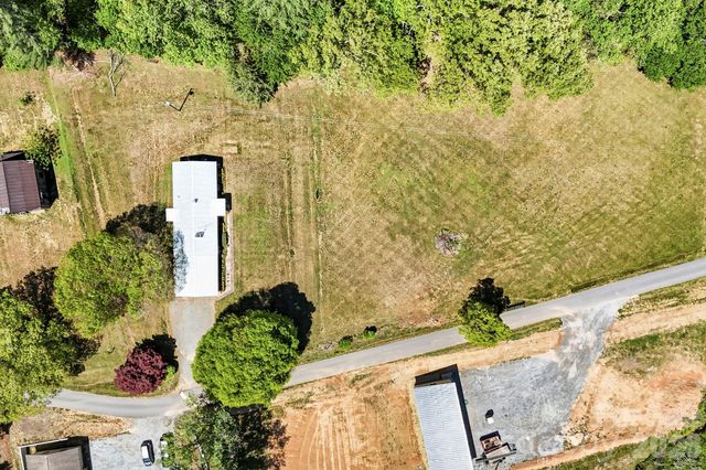 18 Hilda Lane, Mills River, NC 28759